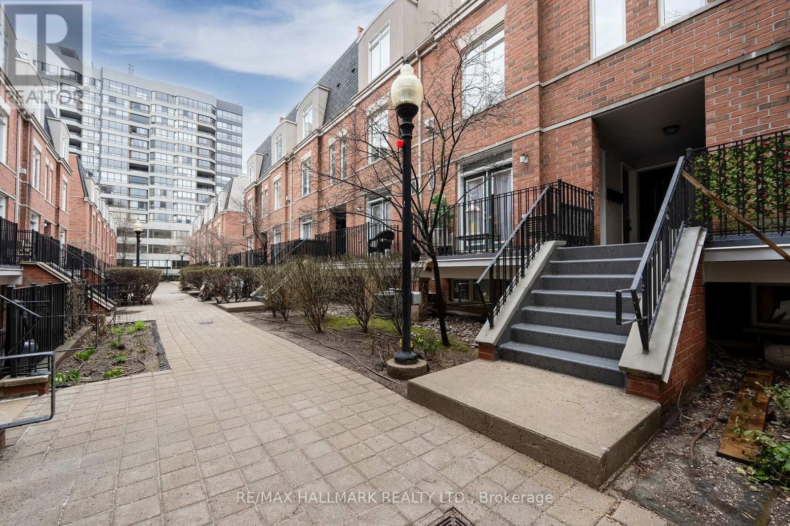 214 - 415 Jarvis Street, Toronto, Ontario  M4Y 2G8 - Photo 2 - C13017994
