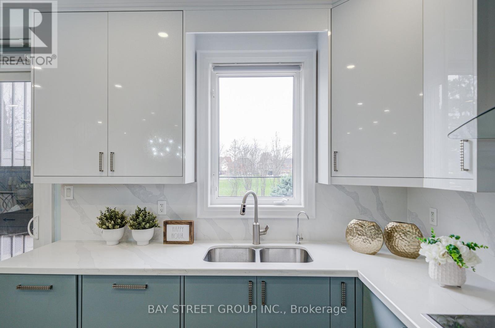 48 Cozens Drive, Richmond Hill, Ontario  L4E 4W6 - Photo 12 - N13018000