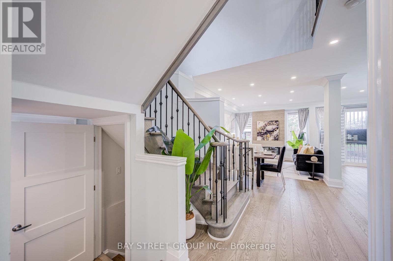 48 Cozens Drive, Richmond Hill, Ontario  L4E 4W6 - Photo 5 - N13018000