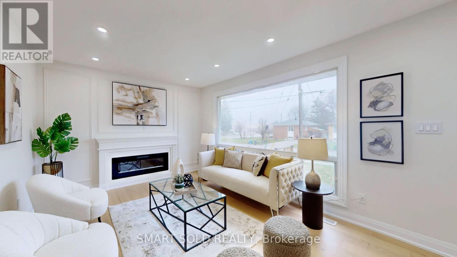 439 Fernleigh Circle N, Richmond Hill, Ontario  L4C 1E5 - Photo 2 - N13018006