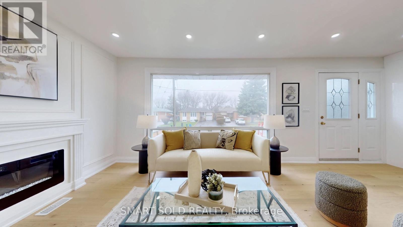 439 Fernleigh Circle N, Richmond Hill, Ontario  L4C 1E5 - Photo 4 - N13018006