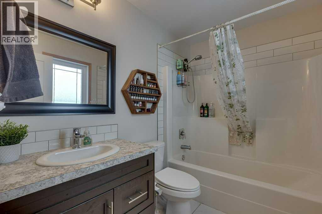 56 Napoleon Meadows Way, Innisfail, Alberta  T4G 1X2 - Photo 24 - A2287173