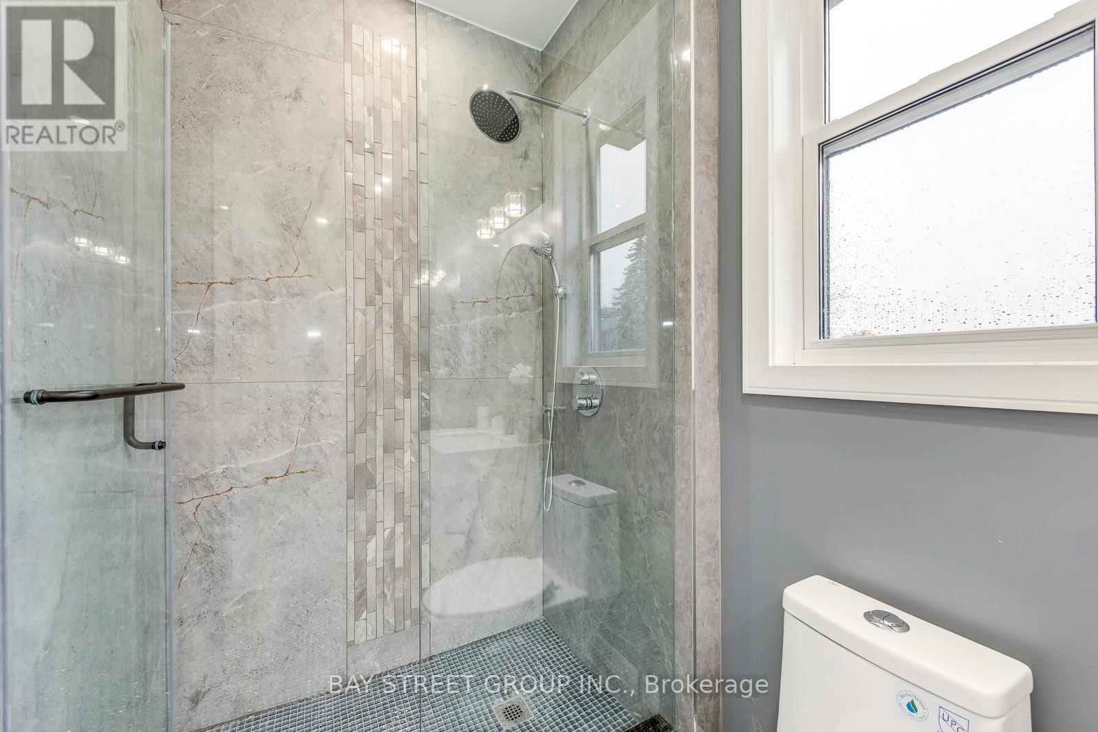 20 Rochdale Avenue, Toronto, Ontario  M6E 1X2 - Photo 32 - W13017964