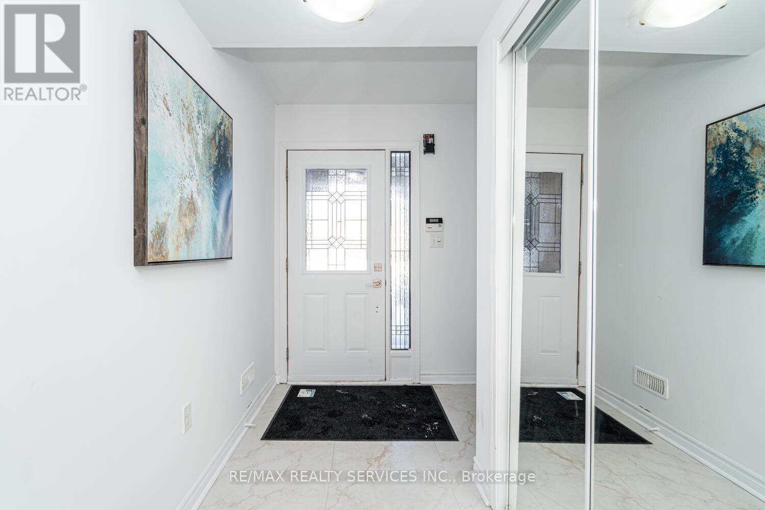 67 Decker Hollow Circle, Brampton, Ontario  L6X 0L5 - Photo 6 - W13017992