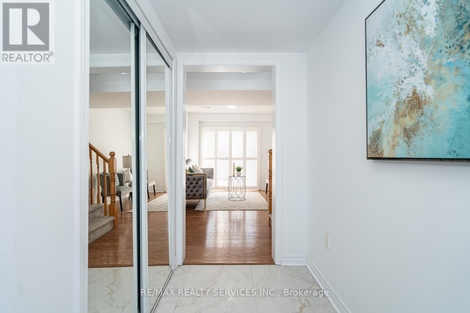 67 Decker Hollow Circle, Brampton, Ontario  L6X 0L5 - Photo 8 - W13017992