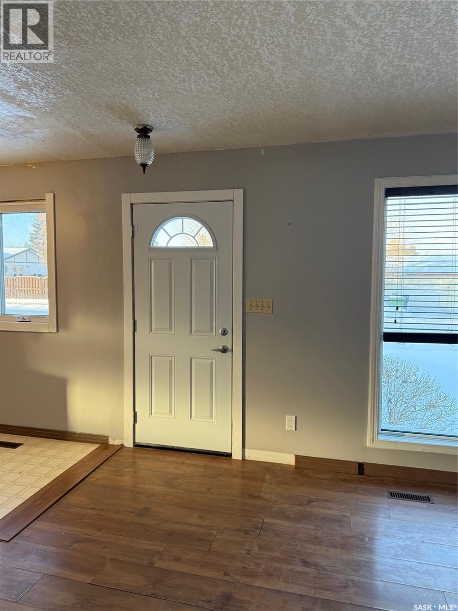 51 Shelley Drive, Southey, Saskatchewan  S0G 4P0 - Photo 2 - SK033335