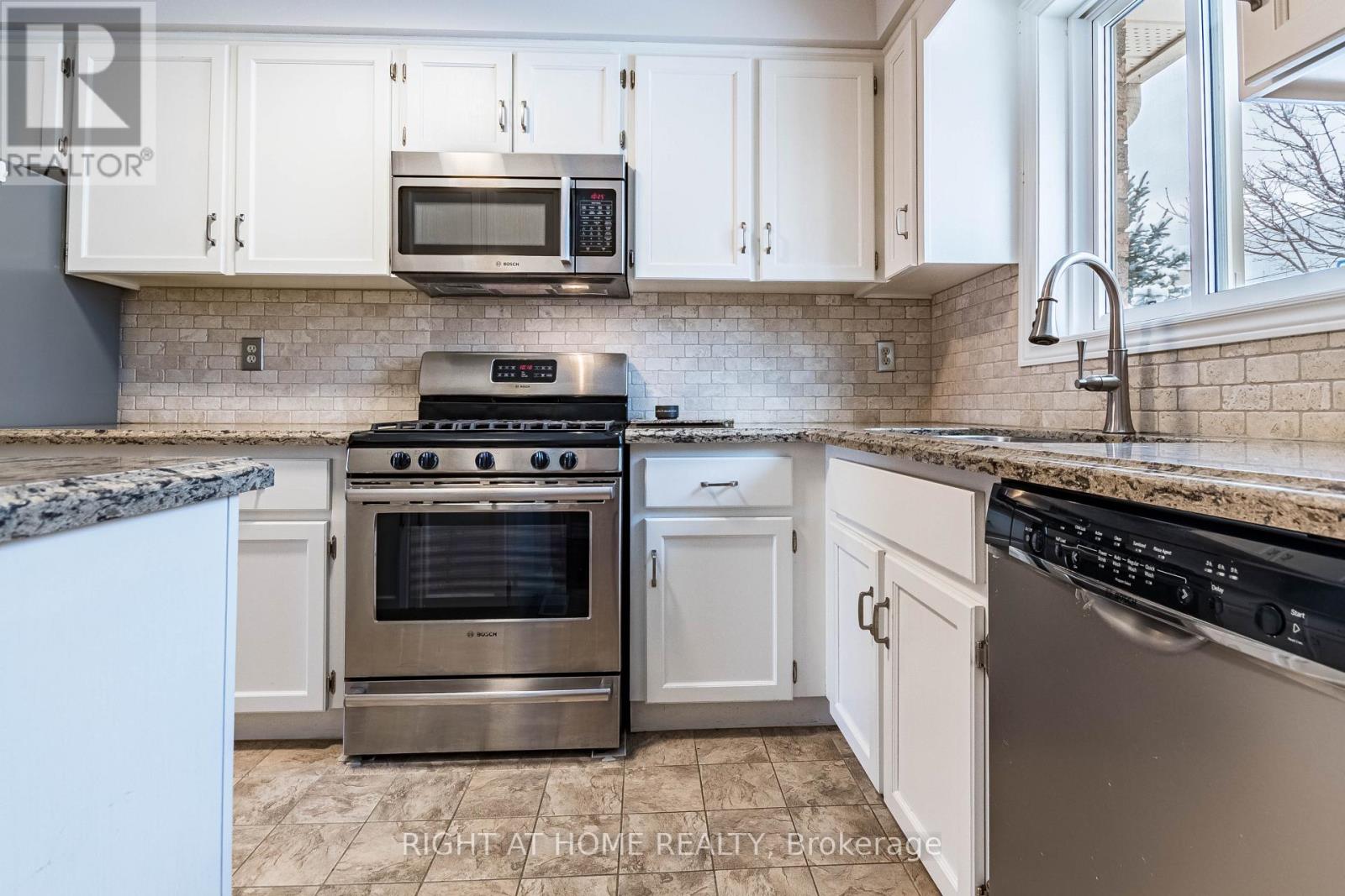 7 - 165 Main Street E, Grimsby, Ontario  L3M 1P2 - Photo 10 - X13018004