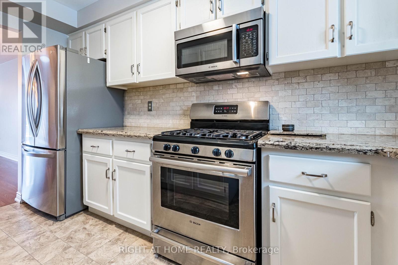 7 - 165 Main Street E, Grimsby, Ontario  L3M 1P2 - Photo 11 - X13018004