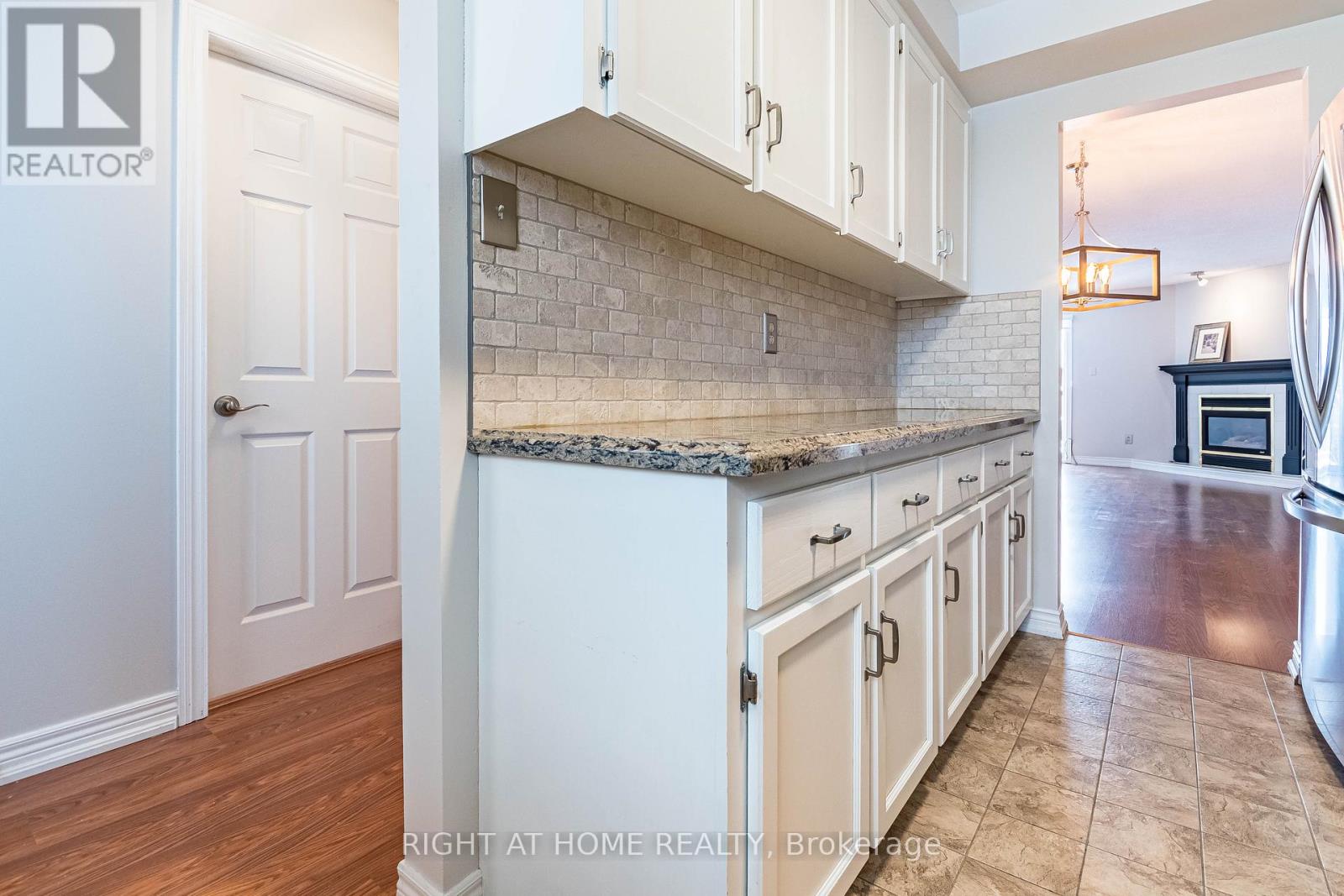 7 - 165 Main Street E, Grimsby, Ontario  L3M 1P2 - Photo 12 - X13018004