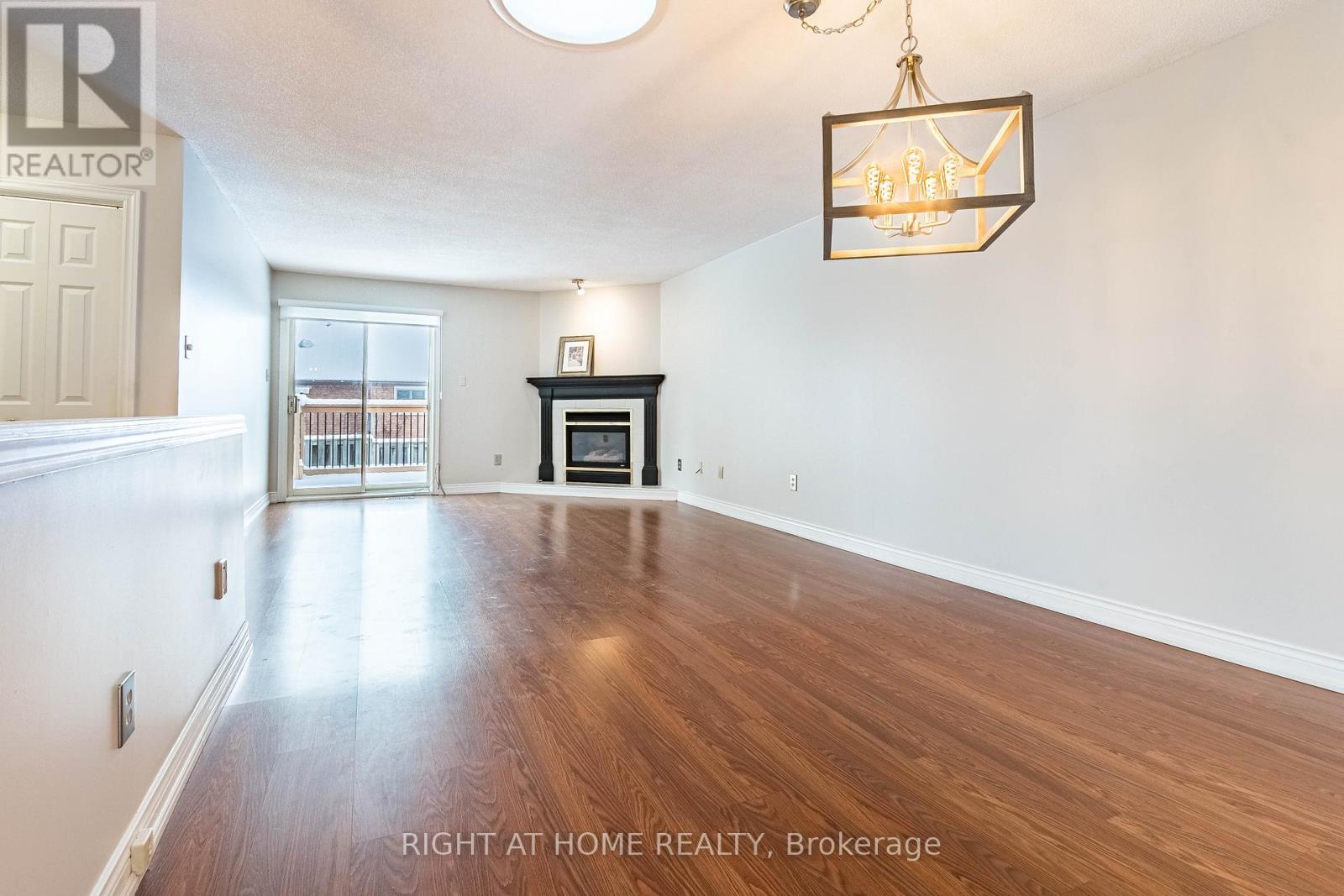 7 - 165 Main Street E, Grimsby, Ontario  L3M 1P2 - Photo 5 - X13018004