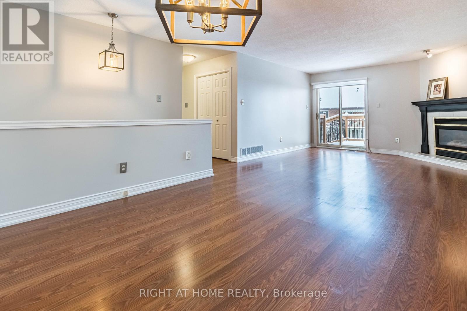 7 - 165 Main Street E, Grimsby, Ontario  L3M 1P2 - Photo 6 - X13018004