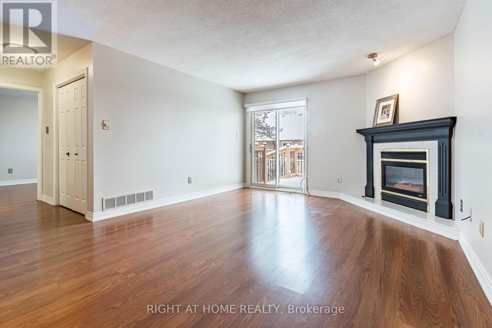 7 - 165 Main Street E, Grimsby, Ontario  L3M 1P2 - Photo 8 - X13018004