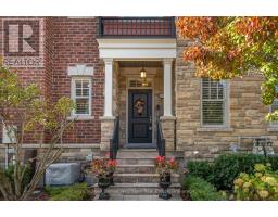 10 - 2061 MARIA STREET