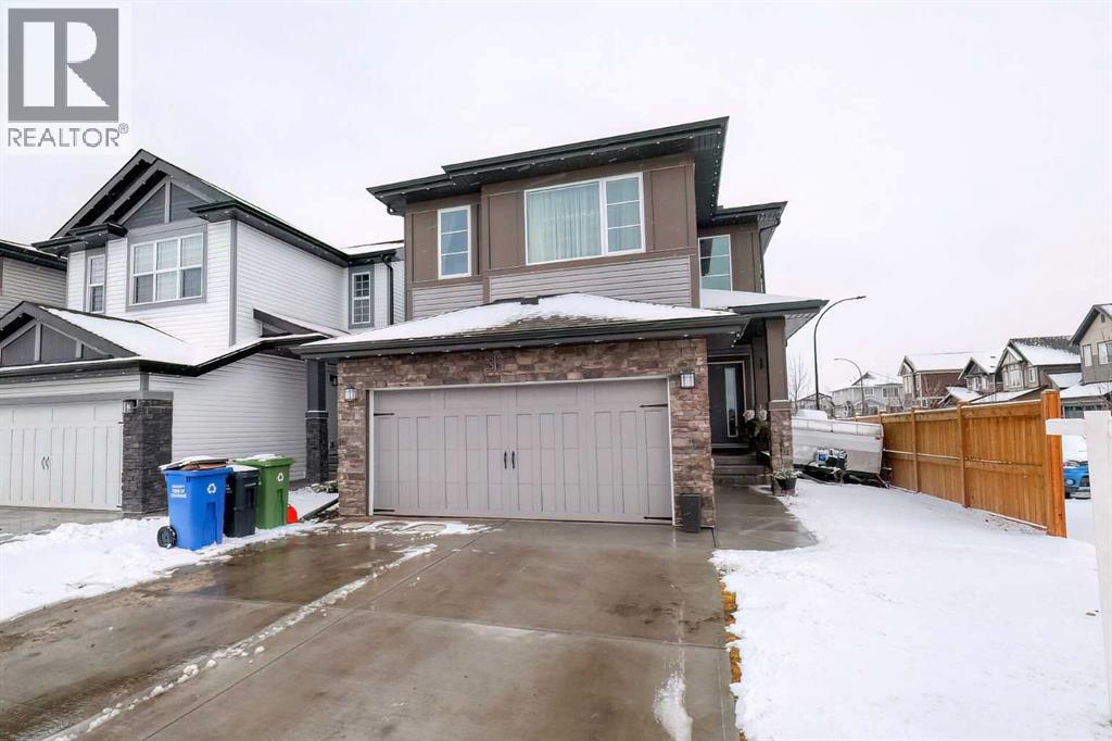 3 Saddlebred Court, Cochrane, Alberta  T4C 3B5 - Photo 2 - A2295839