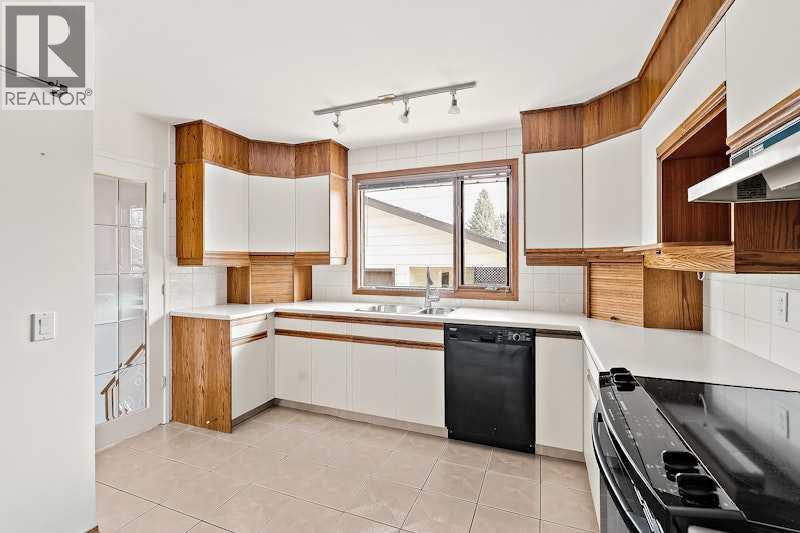 5811 Londonderry Crescent Sw, Calgary, Alberta  T3E 5X7 - Photo 11 - A2302818