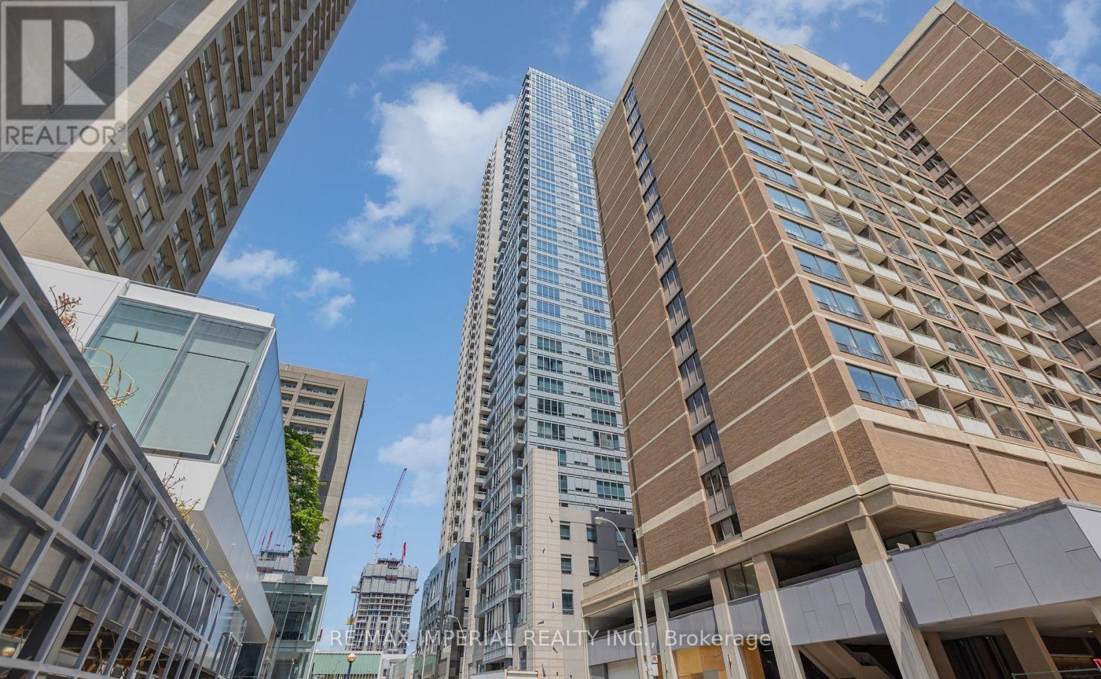 2001 - 21 Balmuto Street, Toronto, Ontario  M4Y 1W4 - Photo 10 - C13018028