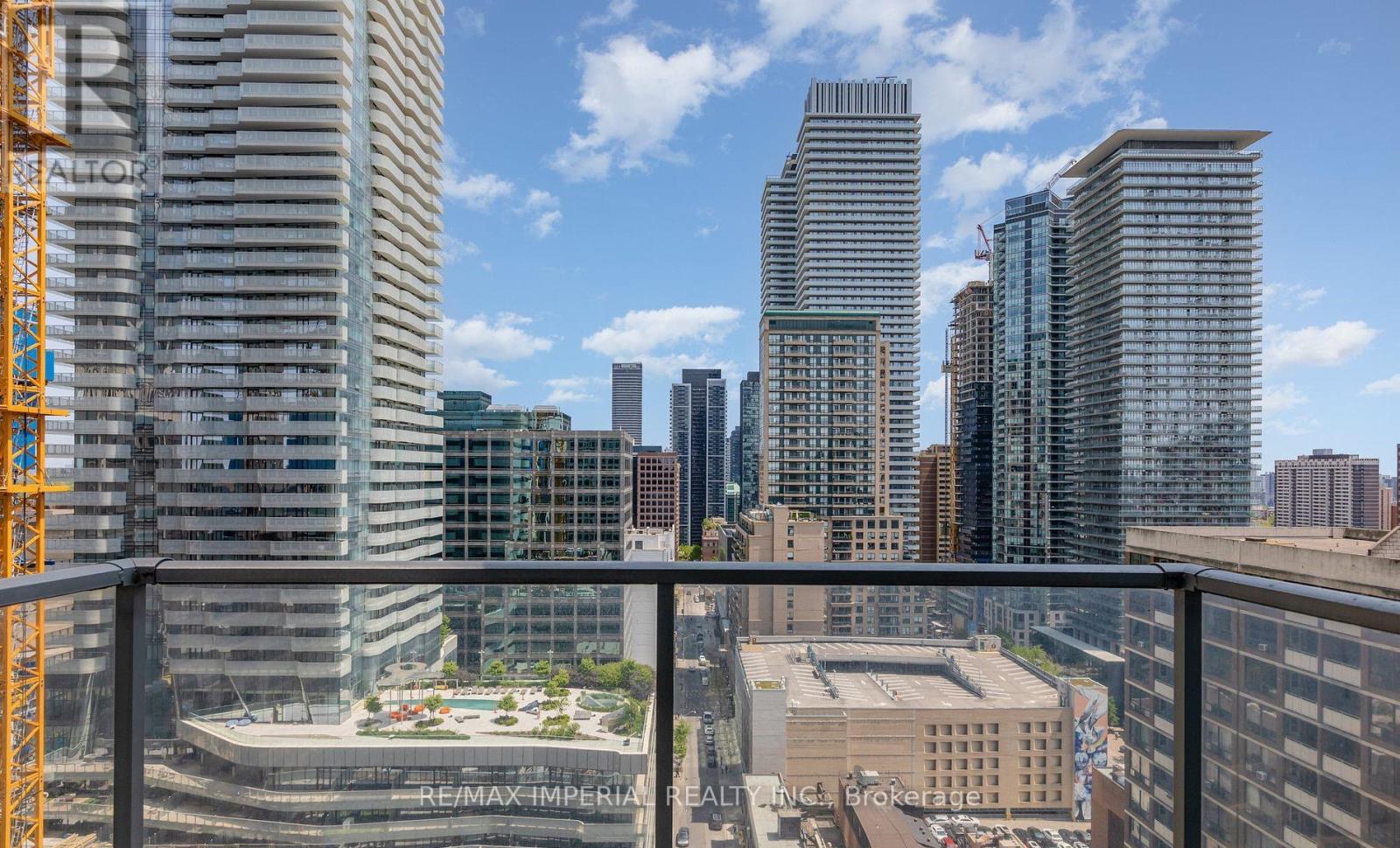 2001 - 21 Balmuto Street, Toronto, Ontario  M4Y 1W4 - Photo 3 - C13018028