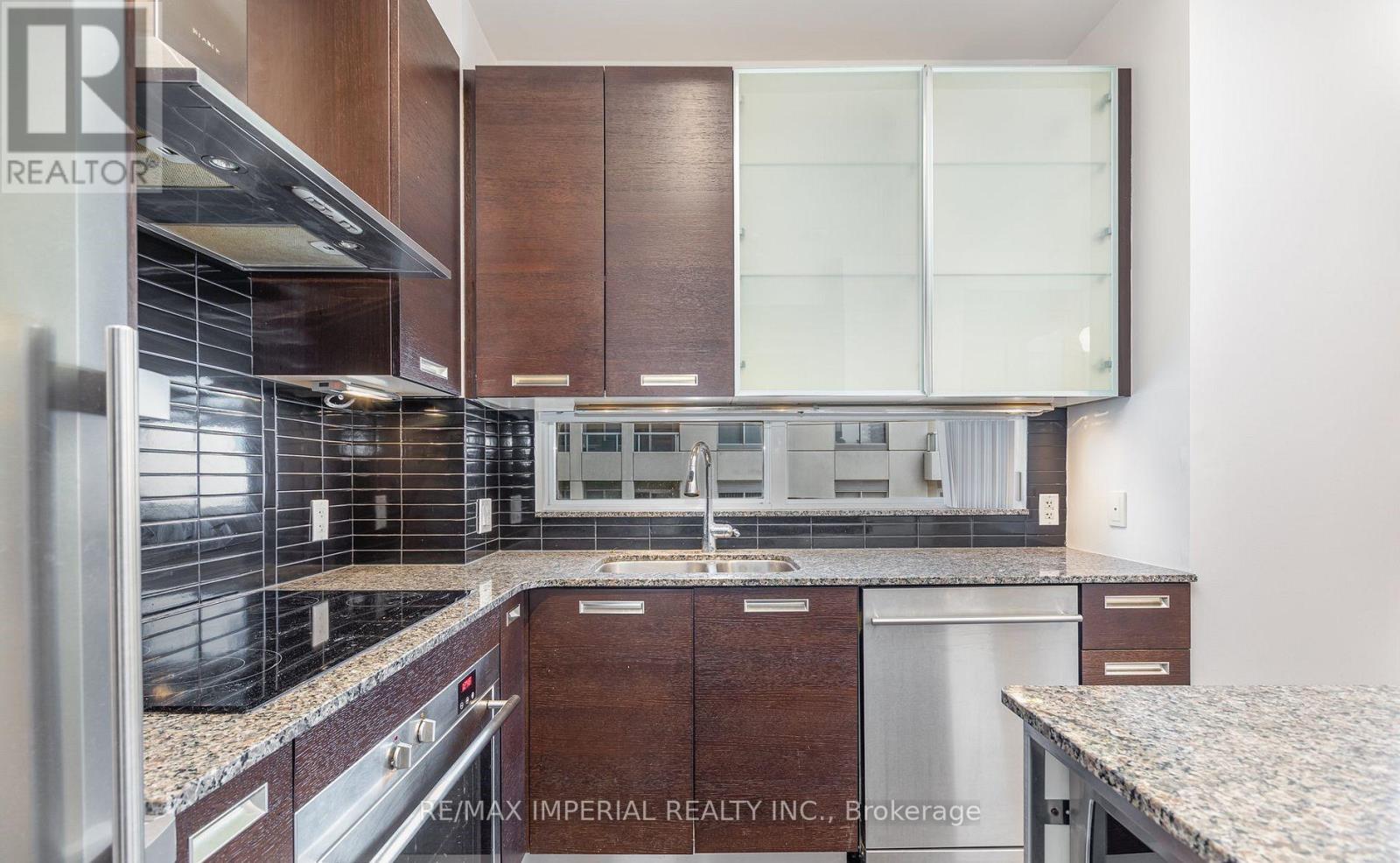 2001 - 21 Balmuto Street, Toronto, Ontario  M4Y 1W4 - Photo 4 - C13018028