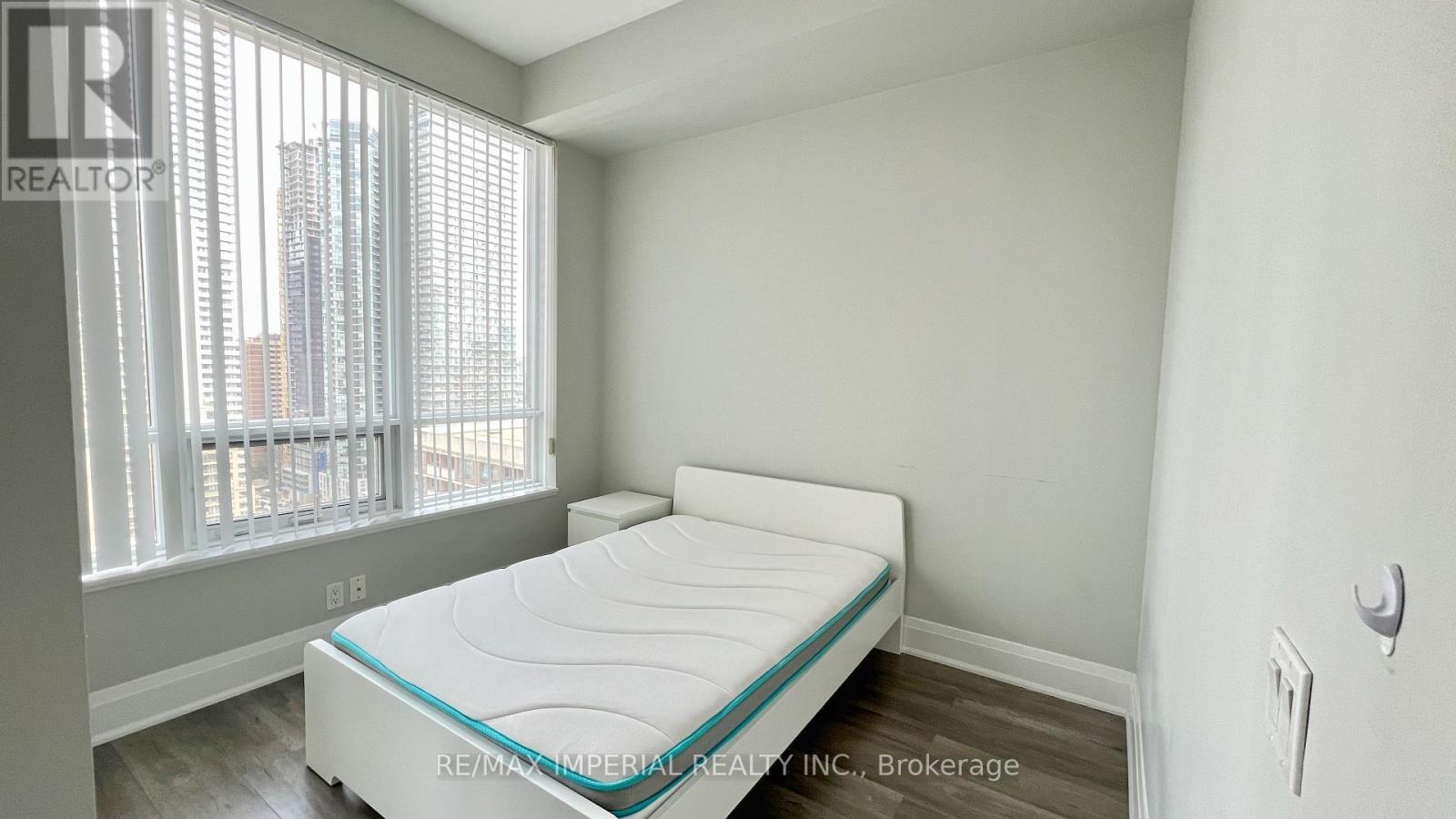 2001 - 21 Balmuto Street, Toronto, Ontario  M4Y 1W4 - Photo 8 - C13018028