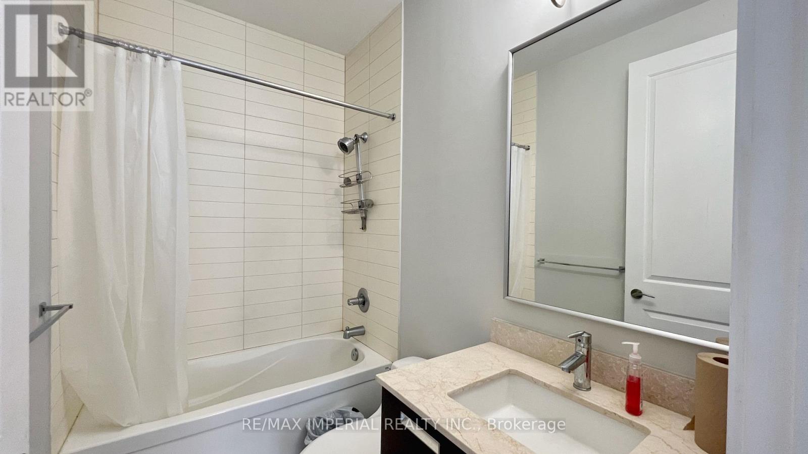 2001 - 21 Balmuto Street, Toronto, Ontario  M4Y 1W4 - Photo 9 - C13018028