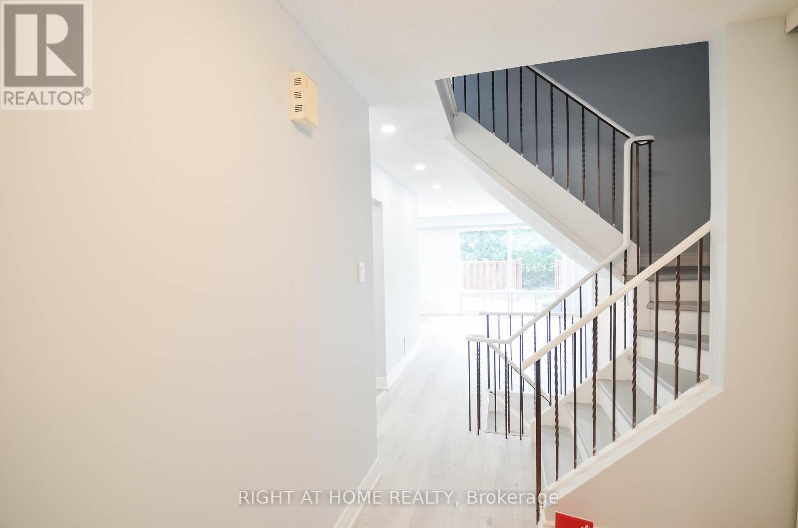 64 - 30 Chichester Place, Toronto, Ontario  M1T 3S5 - Photo 2 - E13018034