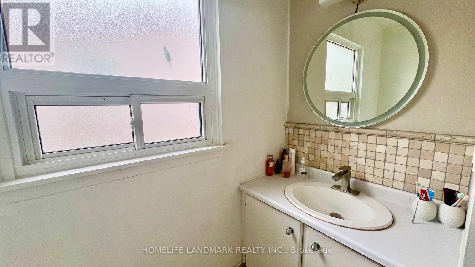 Main Floor - 81 United Square, Toronto, Ontario  M1B 2B9 - Photo 12 - E13018038