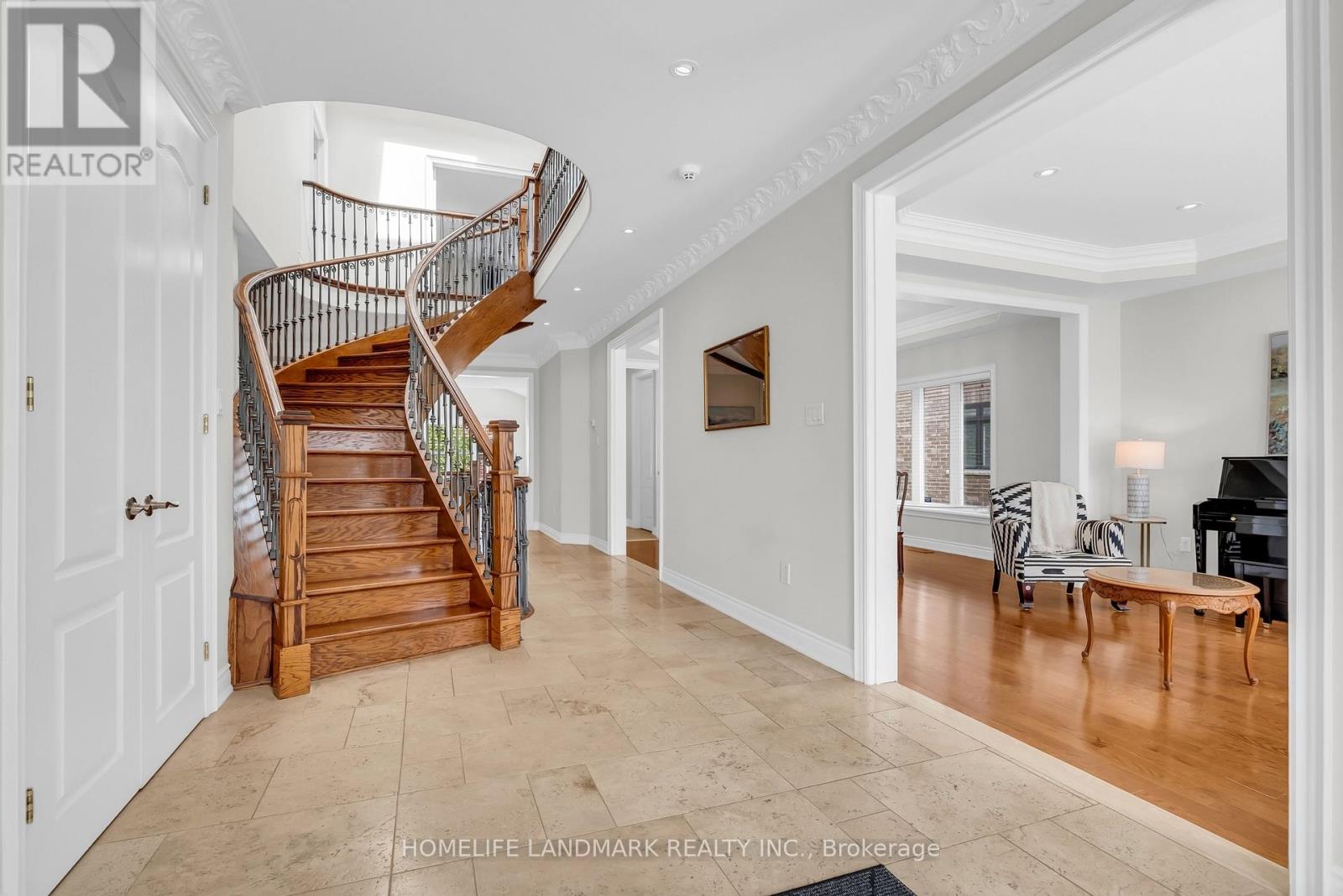 94 Pathlane Road, Richmond Hill, Ontario  L4B 4C7 - Photo 5 - N13018024