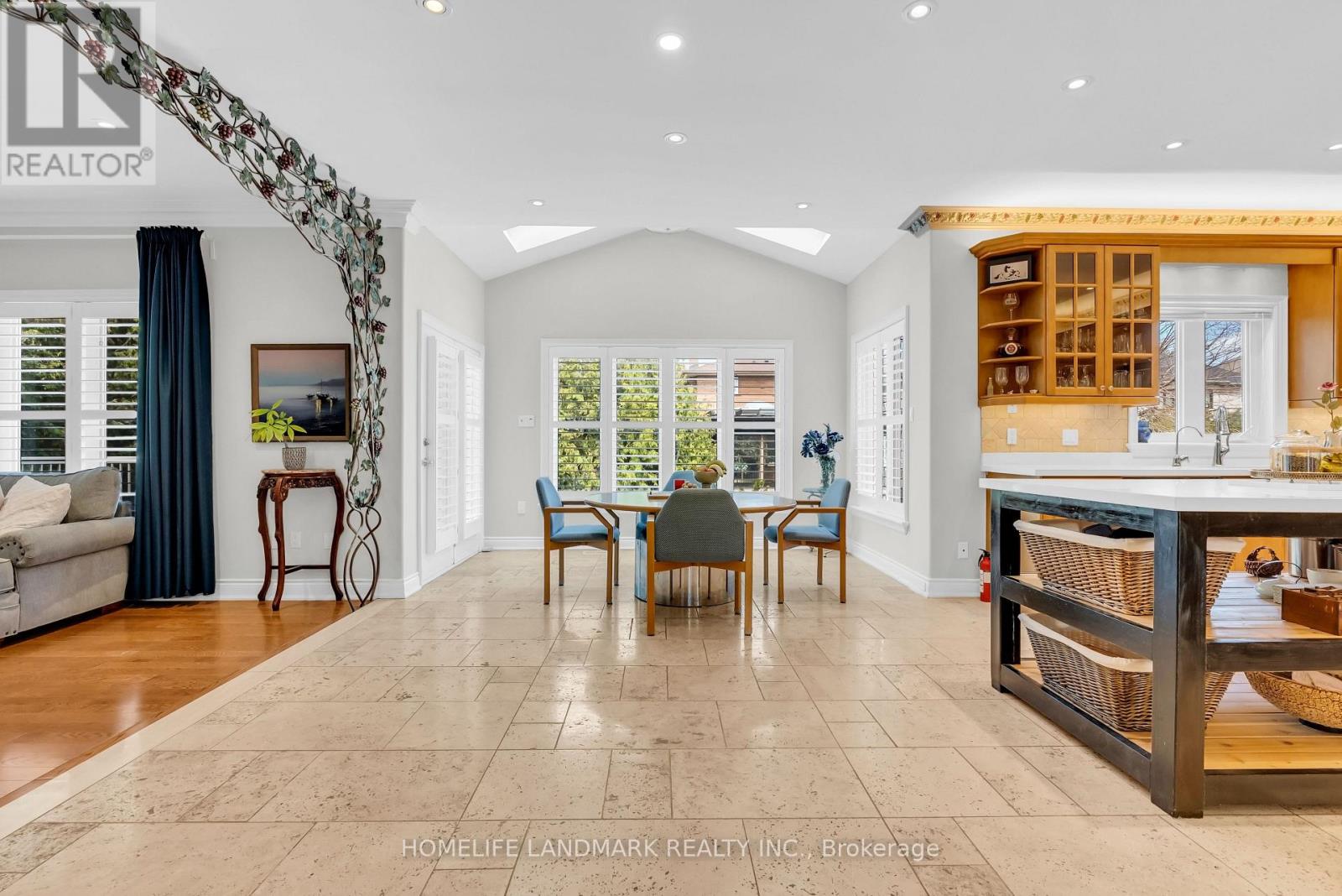 94 Pathlane Road, Richmond Hill, Ontario  L4B 4C7 - Photo 9 - N13018024