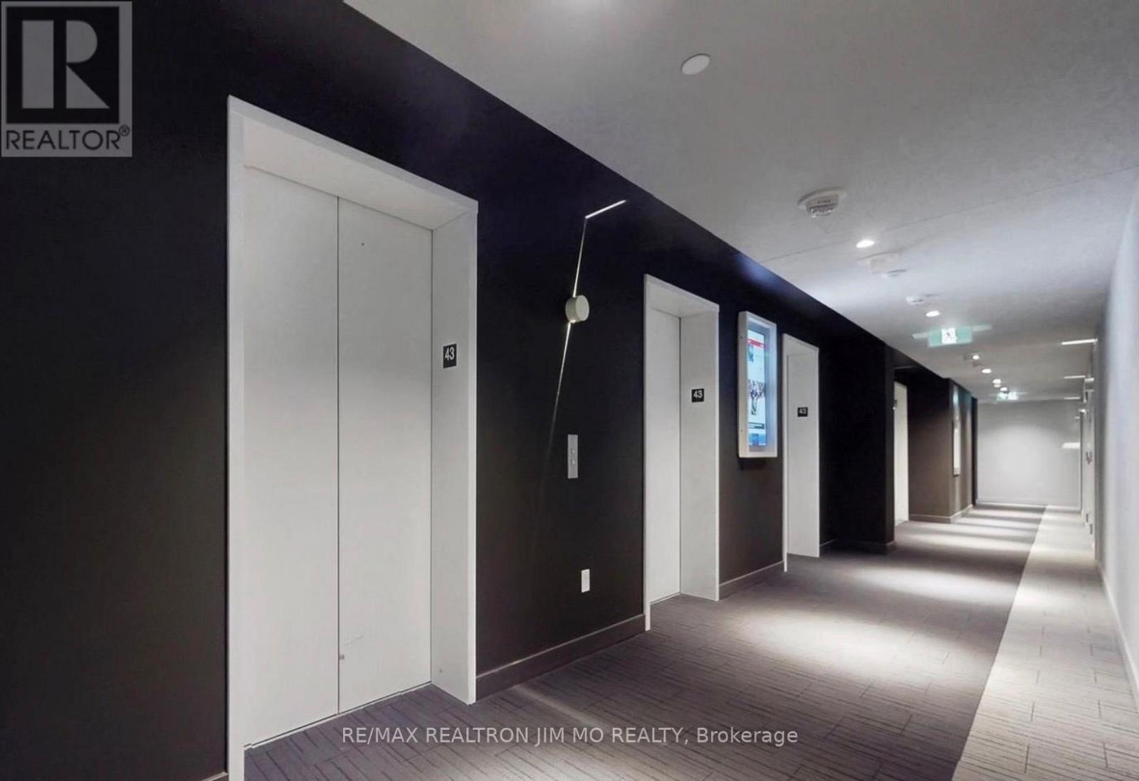 4609 - 3900 Confederation Parkway, Mississauga, Ontario  L5B 0M3 - Photo 4 - W13018016