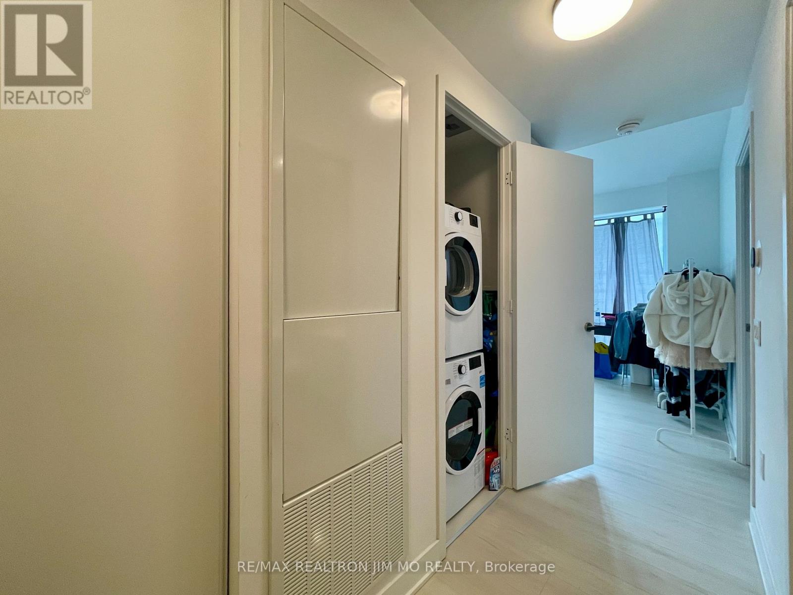 4609 - 3900 Confederation Parkway, Mississauga, Ontario  L5B 0M3 - Photo 7 - W13018016