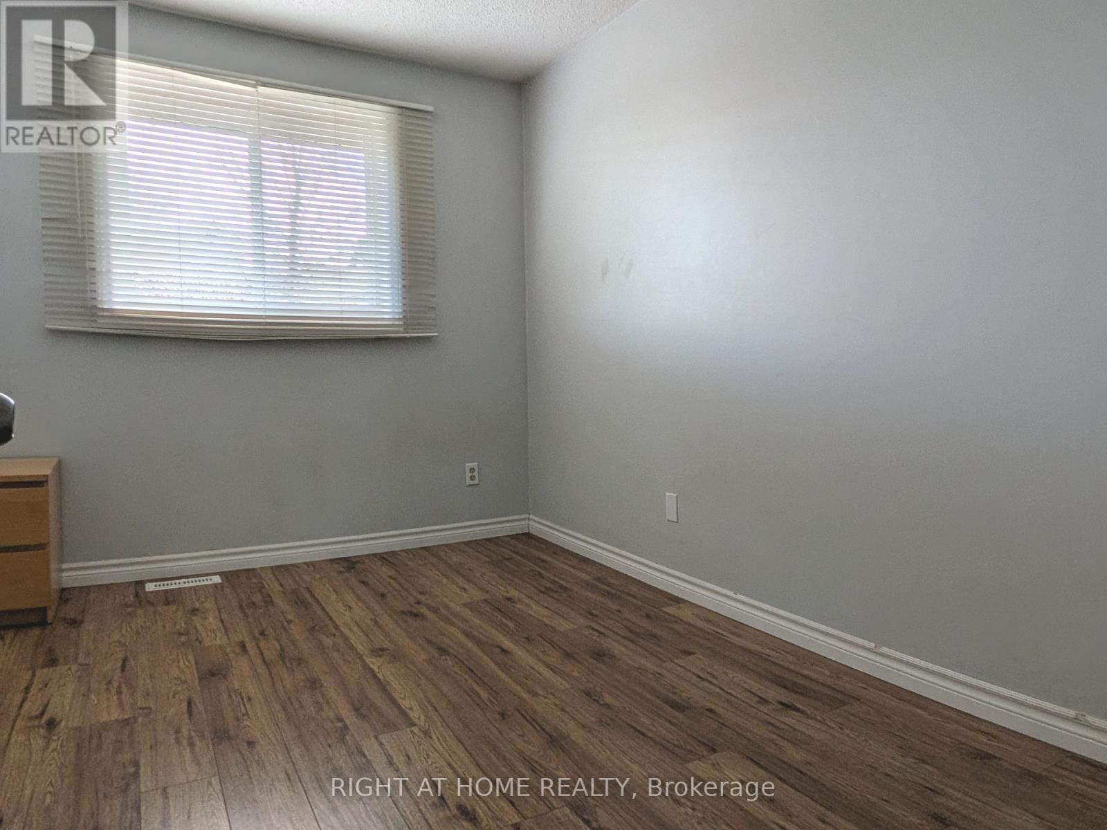 113 Southwood Drive, Kitchener, Ontario  N2E 2J1 - Photo 4 - X13018054