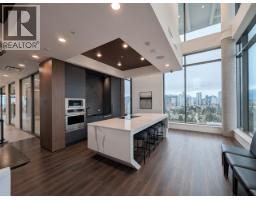 807 450 WESTVIEW STREET, Coquitlam, British Columbia