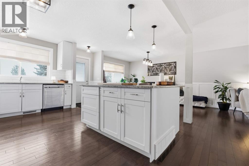 8411 Silver Springs Road NW, Calgary, Alberta  T3B 4A6 - Photo 17 - A2298472