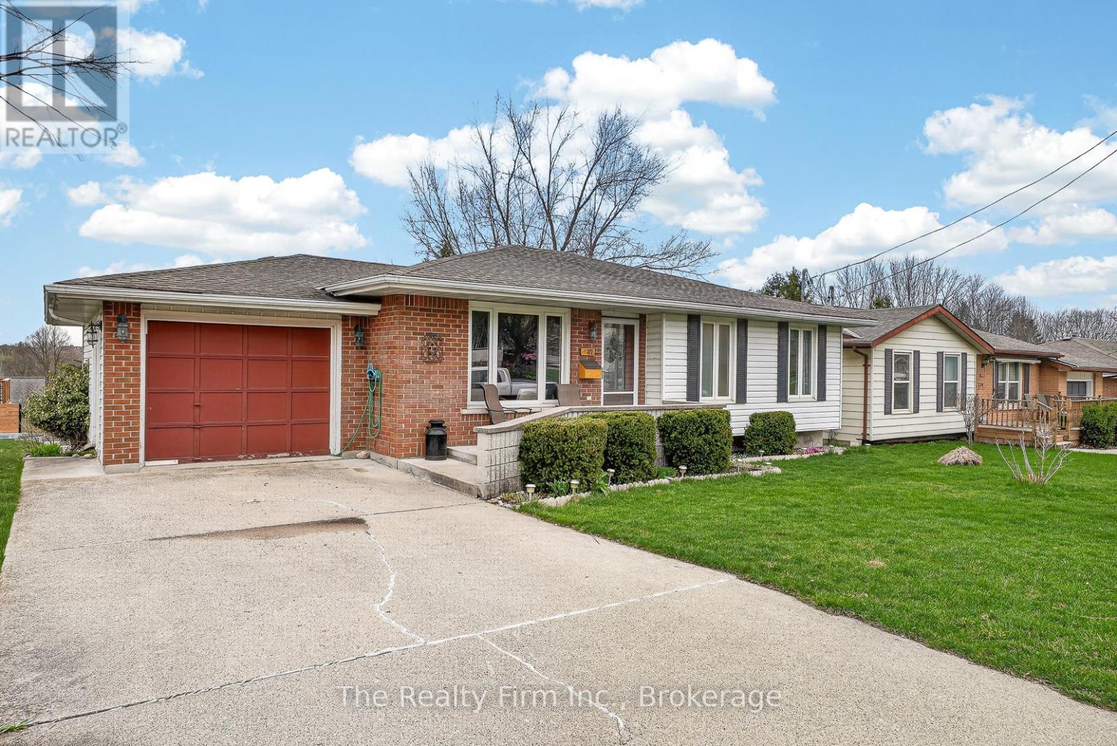 377 Spencer Street, Woodstock, Ontario  N4S 2H8 - Photo 2 - X13018110