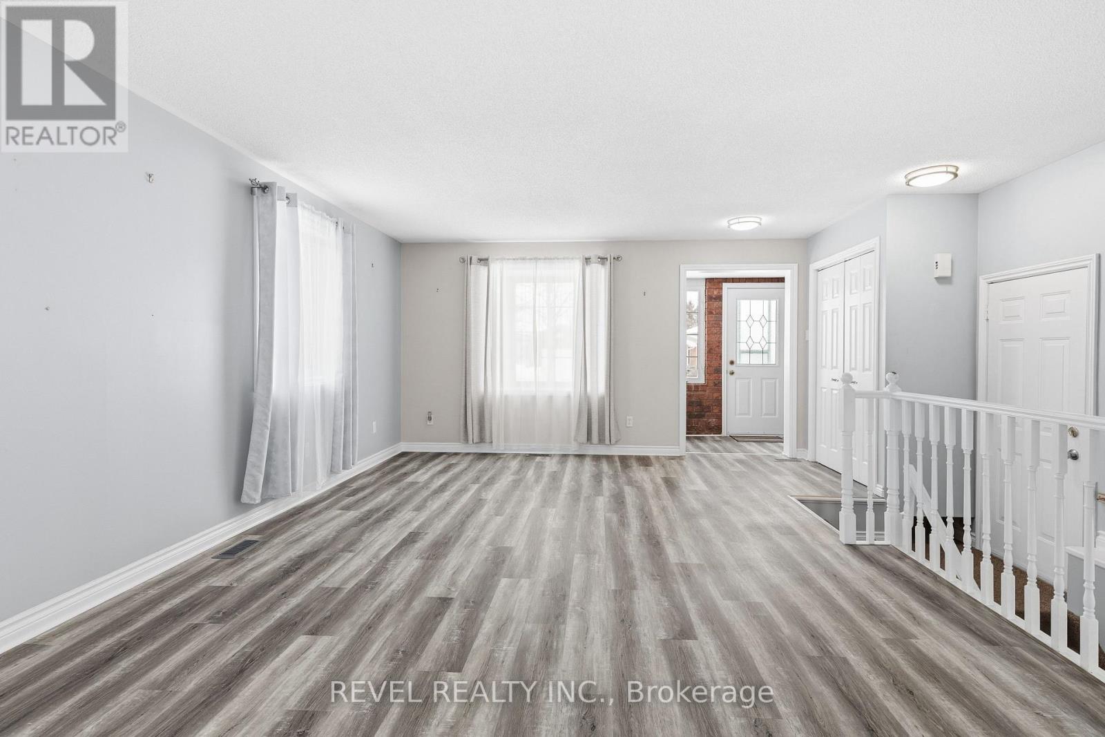 332 Mary Street W, Kawartha Lakes, Ontario  K9V 5X5 - Photo 15 - X12767396