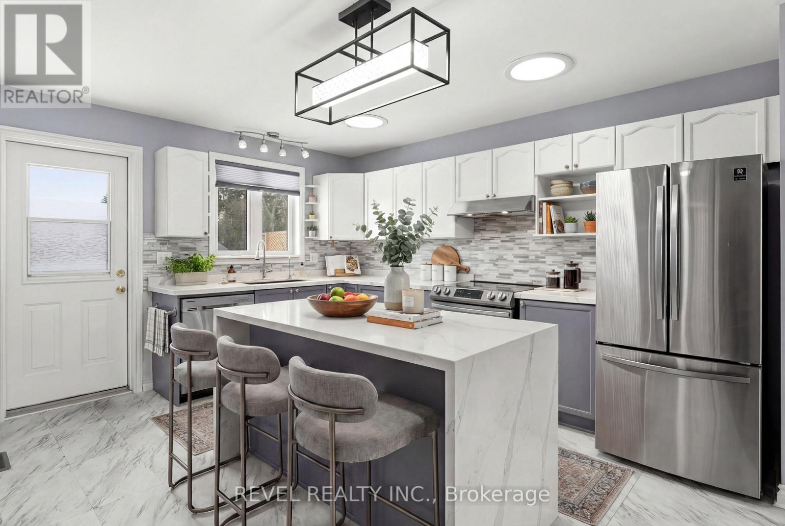 332 Mary Street W, Kawartha Lakes, Ontario  K9V 5X5 - Photo 18 - X12767396