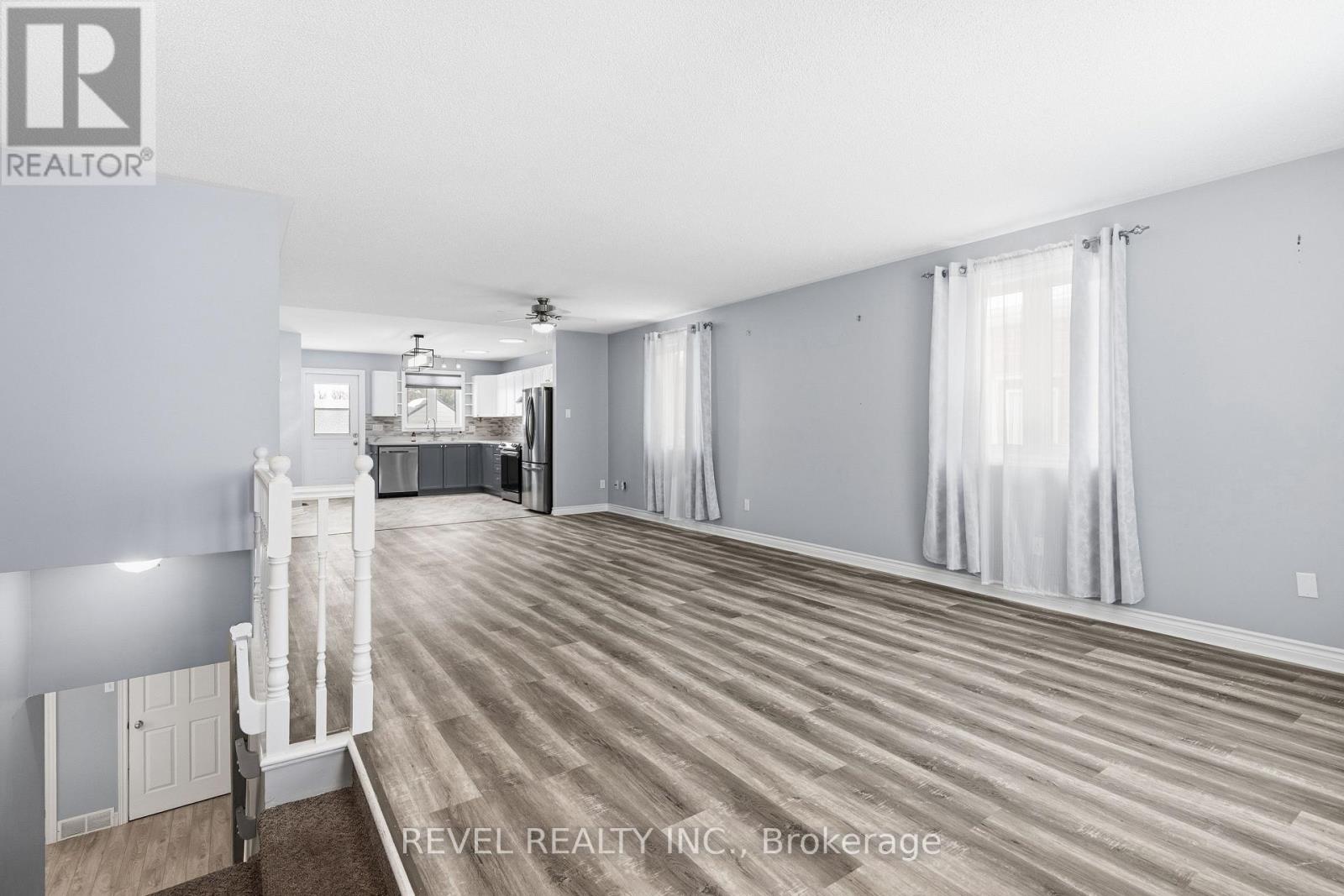 332 Mary Street W, Kawartha Lakes, Ontario  K9V 5X5 - Photo 6 - X12767396