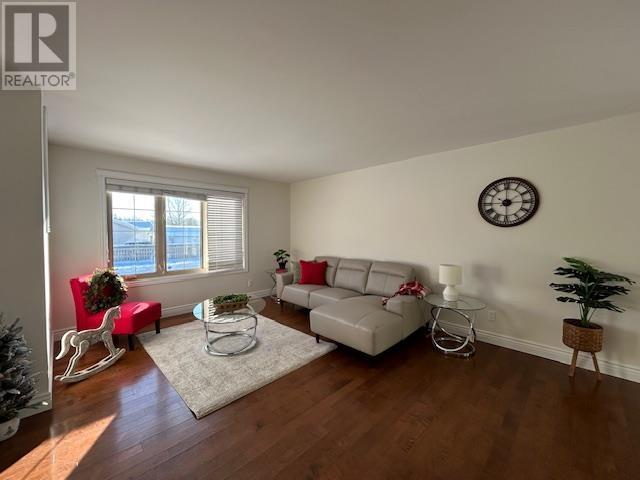 10 Assunta, Sault Ste. Marie, Ontario  P6C 6H3 - Photo 3 - SM253459