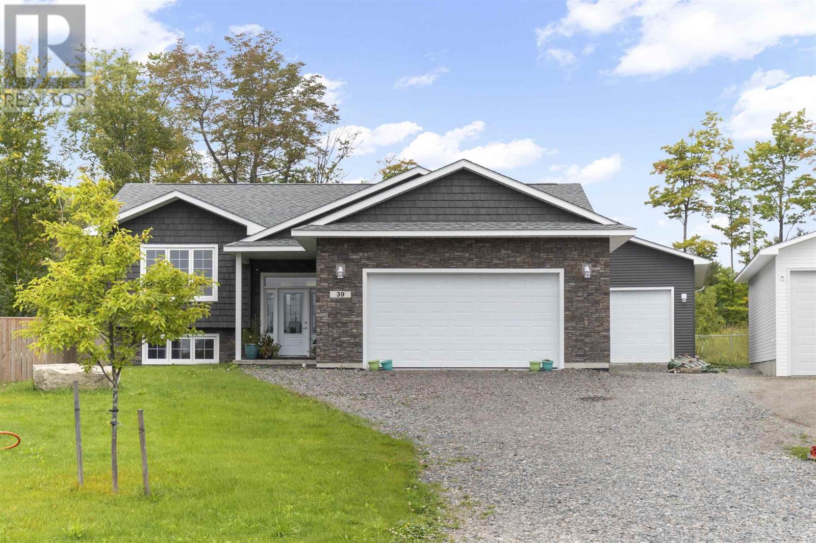 39 Saddle CRES, Sault Ste. Marie, Ontario