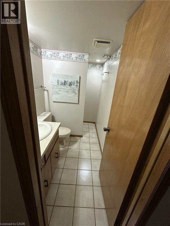 70 Bechtel Drive, Kitchener, Ontario  N2P 1S8 - Photo 3 - 40821377