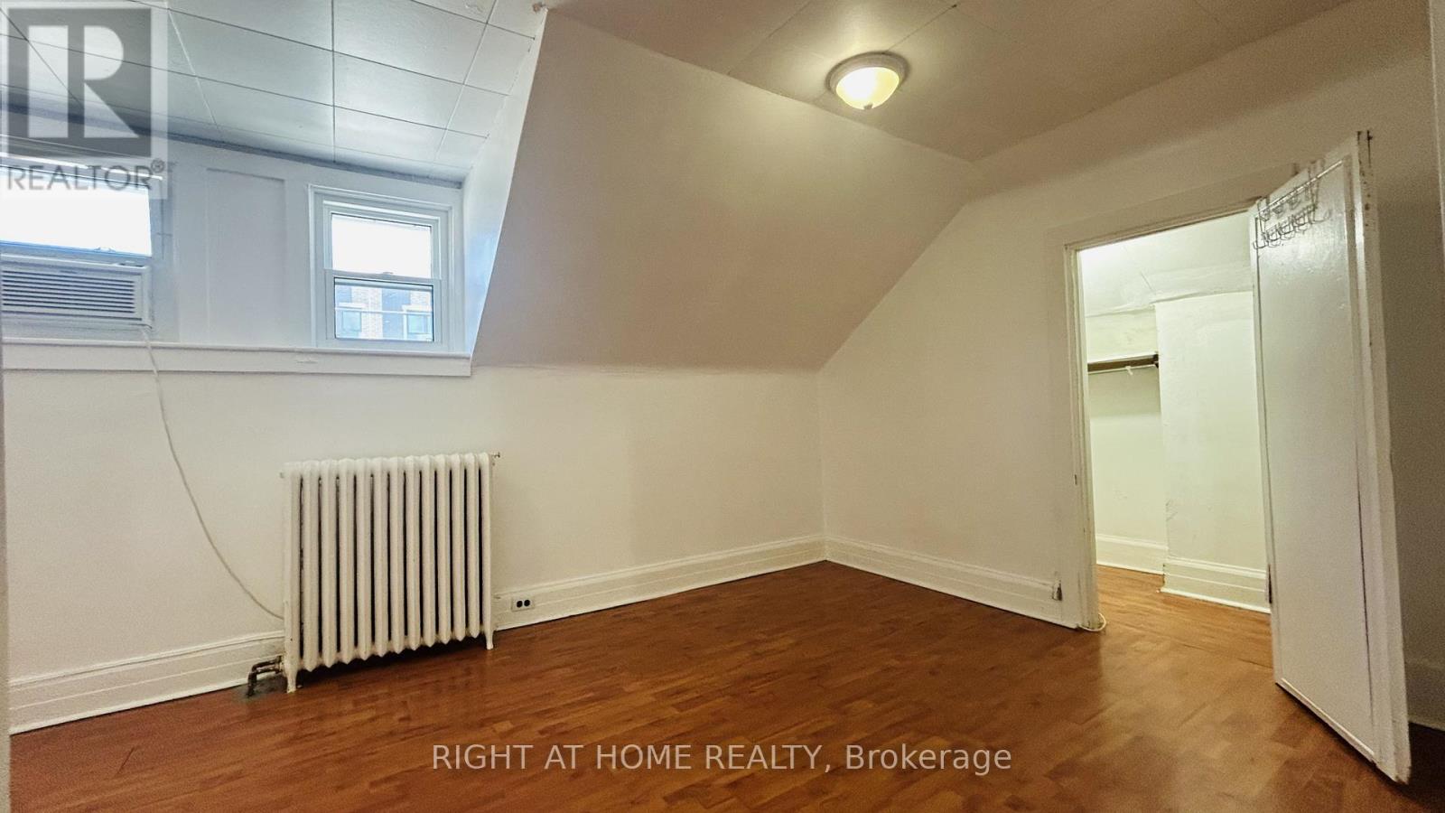 2 - 60 Long Branch Avenue, Toronto, Ontario  M8W 3J2 - Photo 2 - W12942926