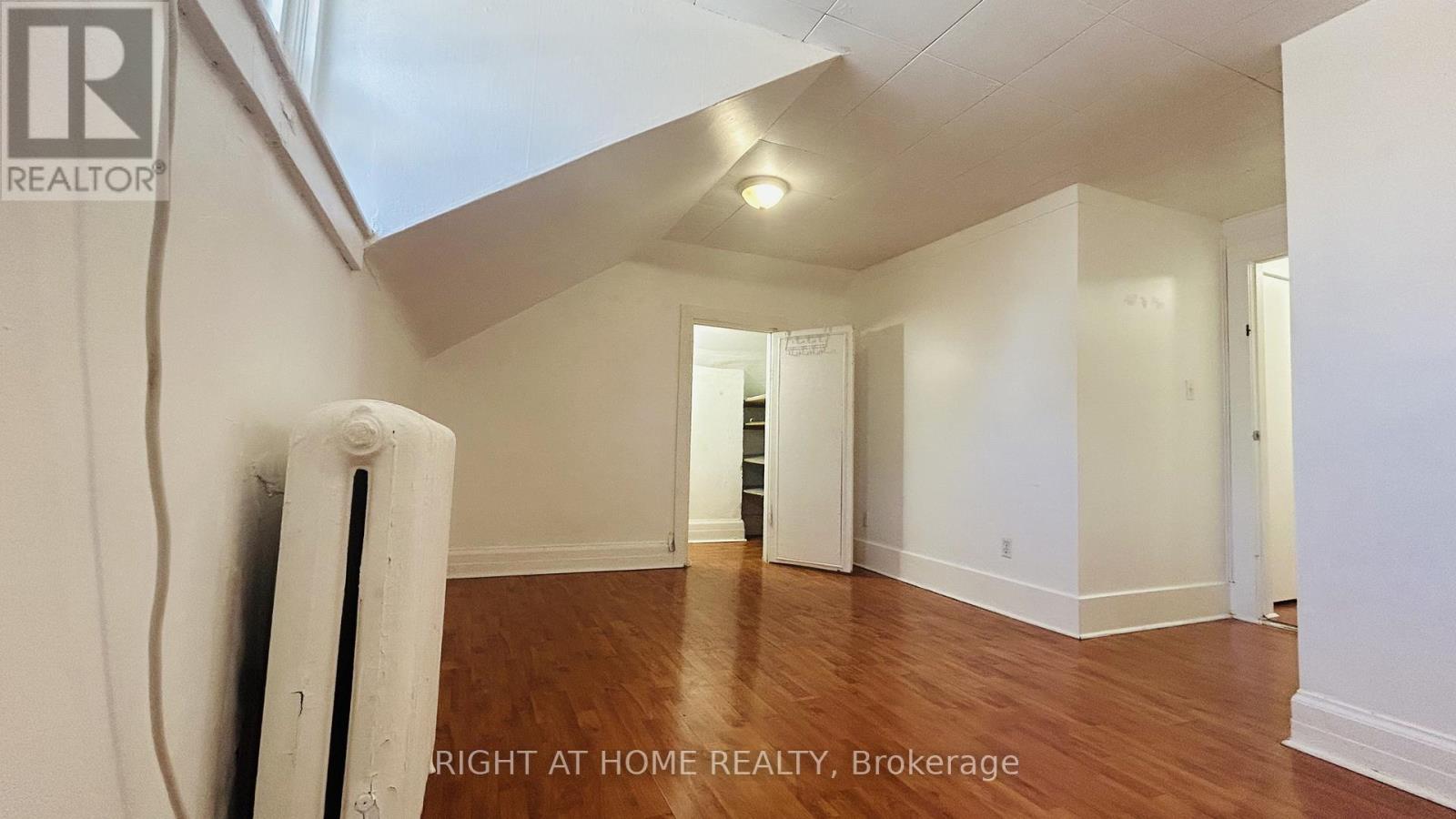 2 - 60 Long Branch Avenue, Toronto, Ontario  M8W 3J2 - Photo 3 - W12942926