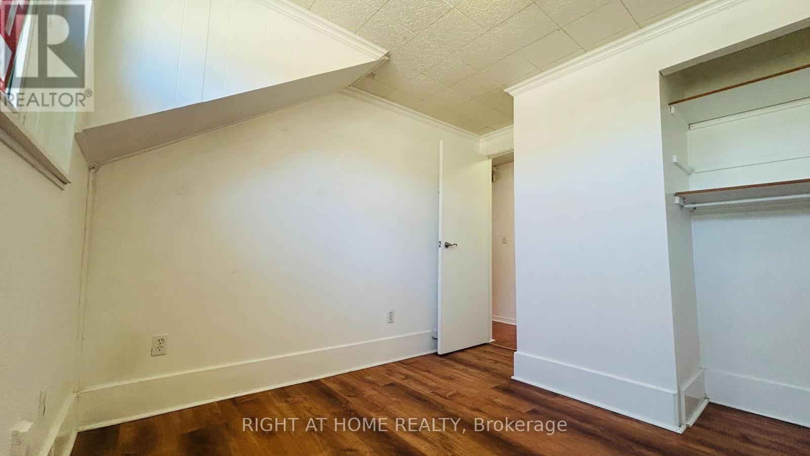 2 - 60 Long Branch Avenue, Toronto, Ontario  M8W 3J2 - Photo 9 - W12942926