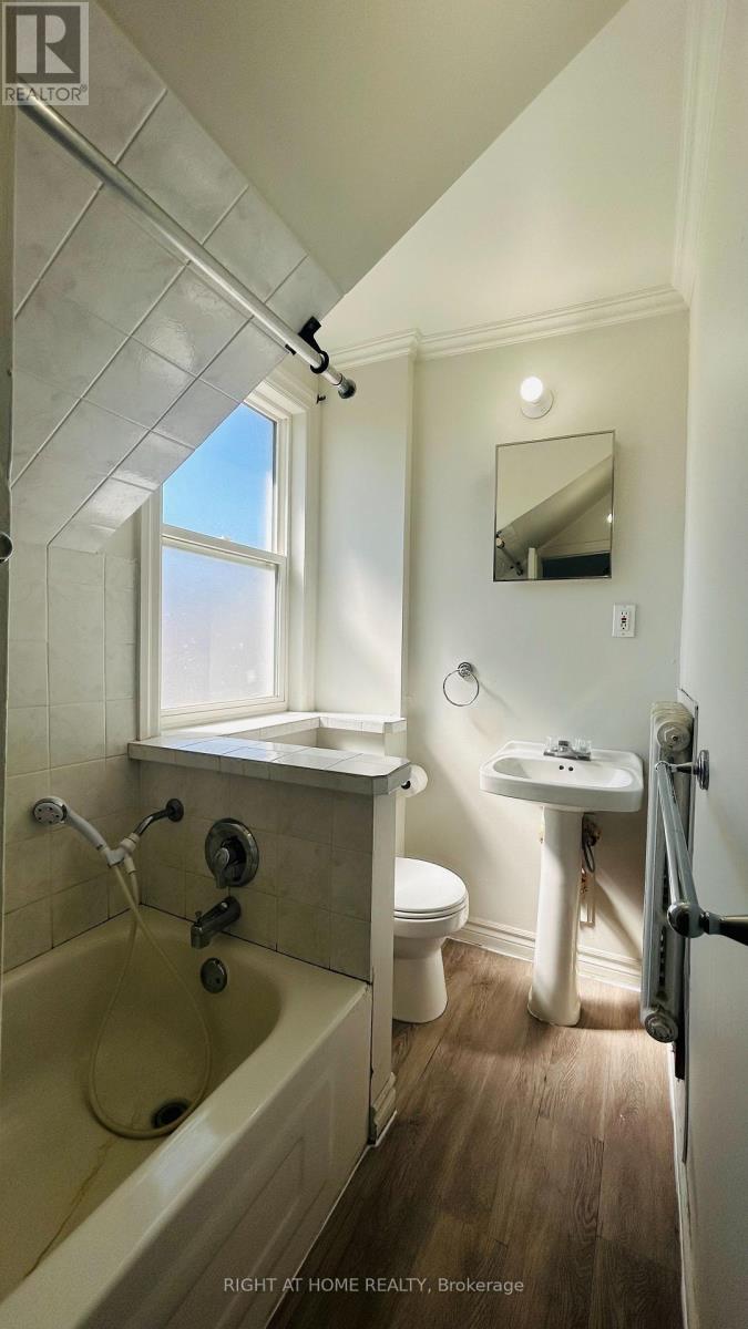 3 - 60 Long Branch Avenue, Toronto, Ontario  M8W 3J2 - Photo 3 - W12942872