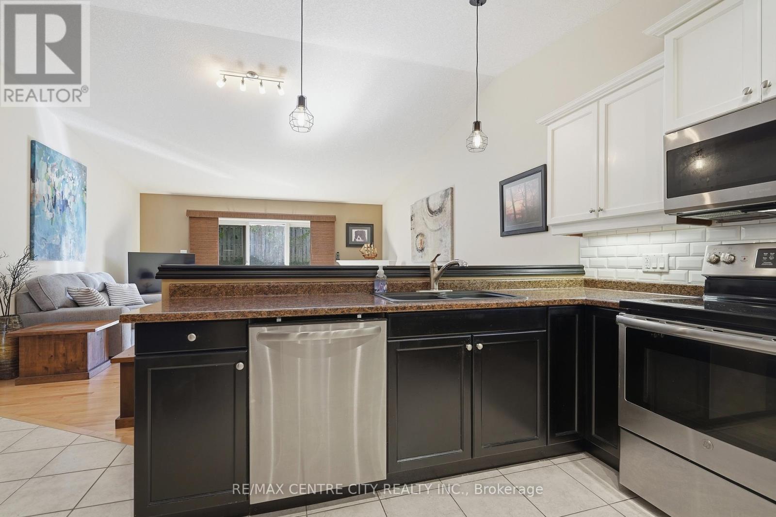 21 - 121 Meadowcreek Drive, Middlesex Centre, Ontario  N0M 2A0 - Photo 11 - X13018094