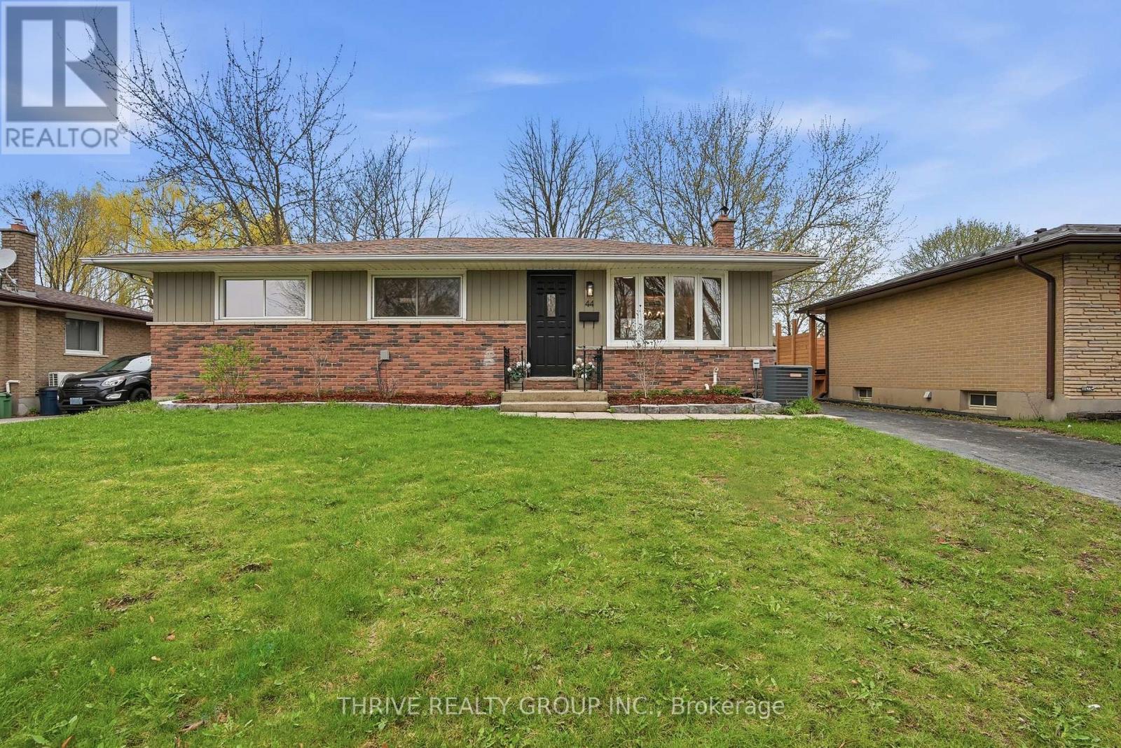 44 MENDIP CRESCENT, London South, Ontario