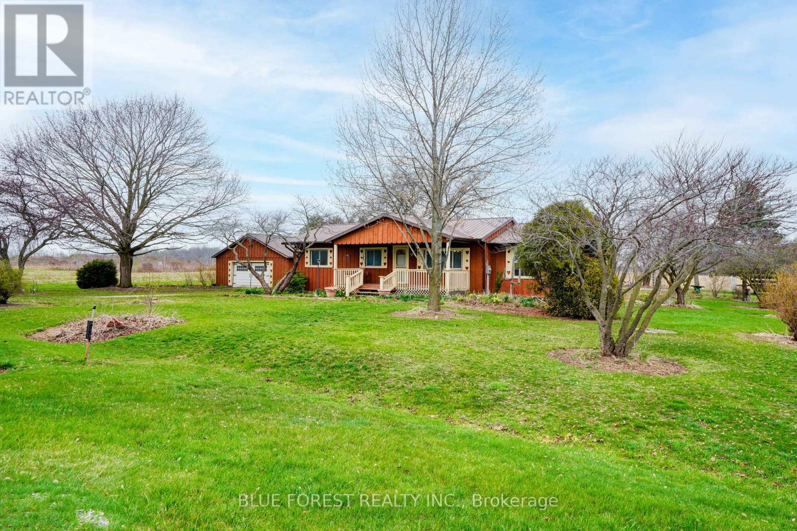 21698 Johnston Line, West Elgin, Ontario  N0L 2N0 - Photo 3 - X13018114