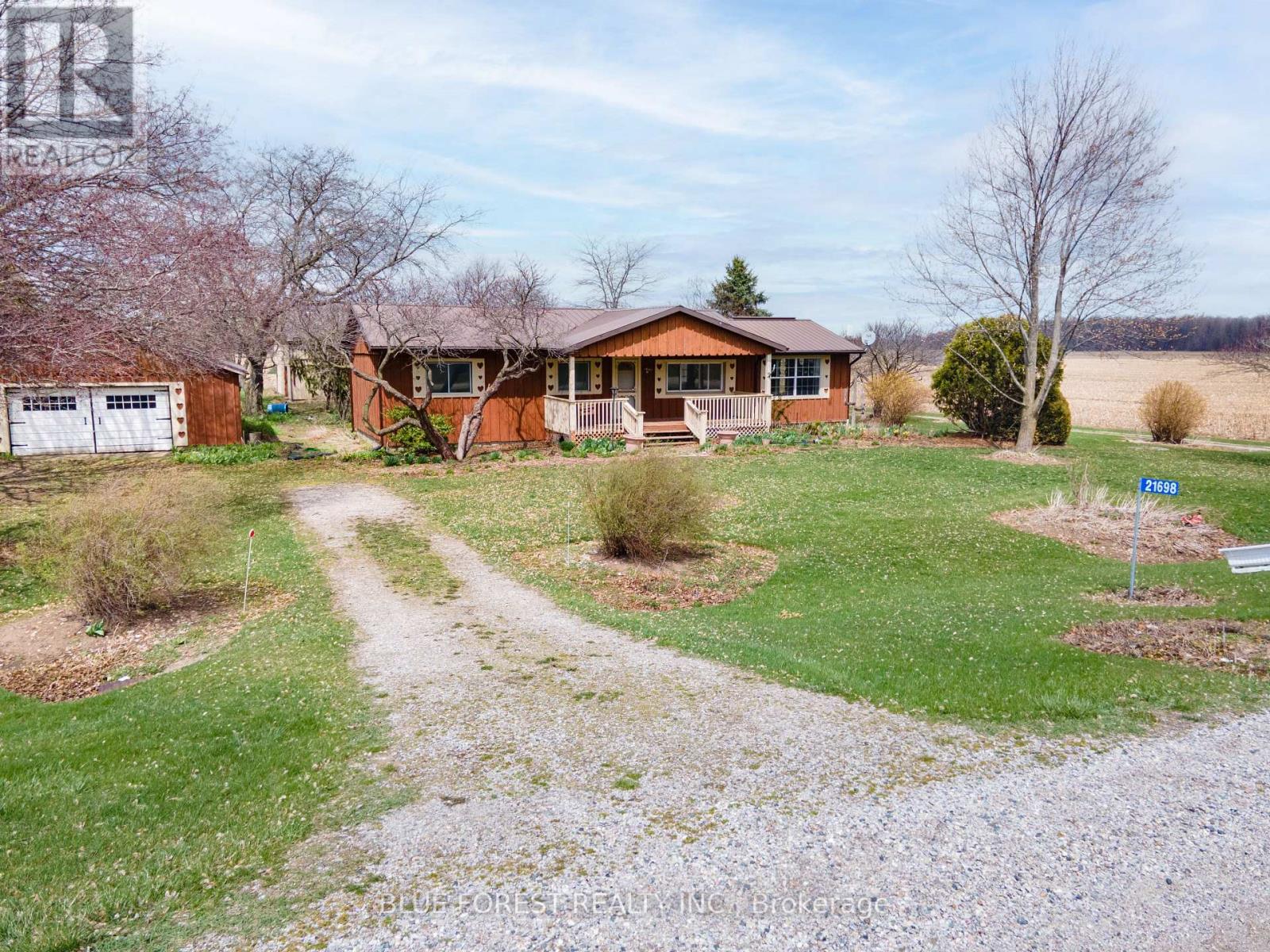21698 Johnston Line, West Elgin, Ontario  N0L 2N0 - Photo 5 - X13018114