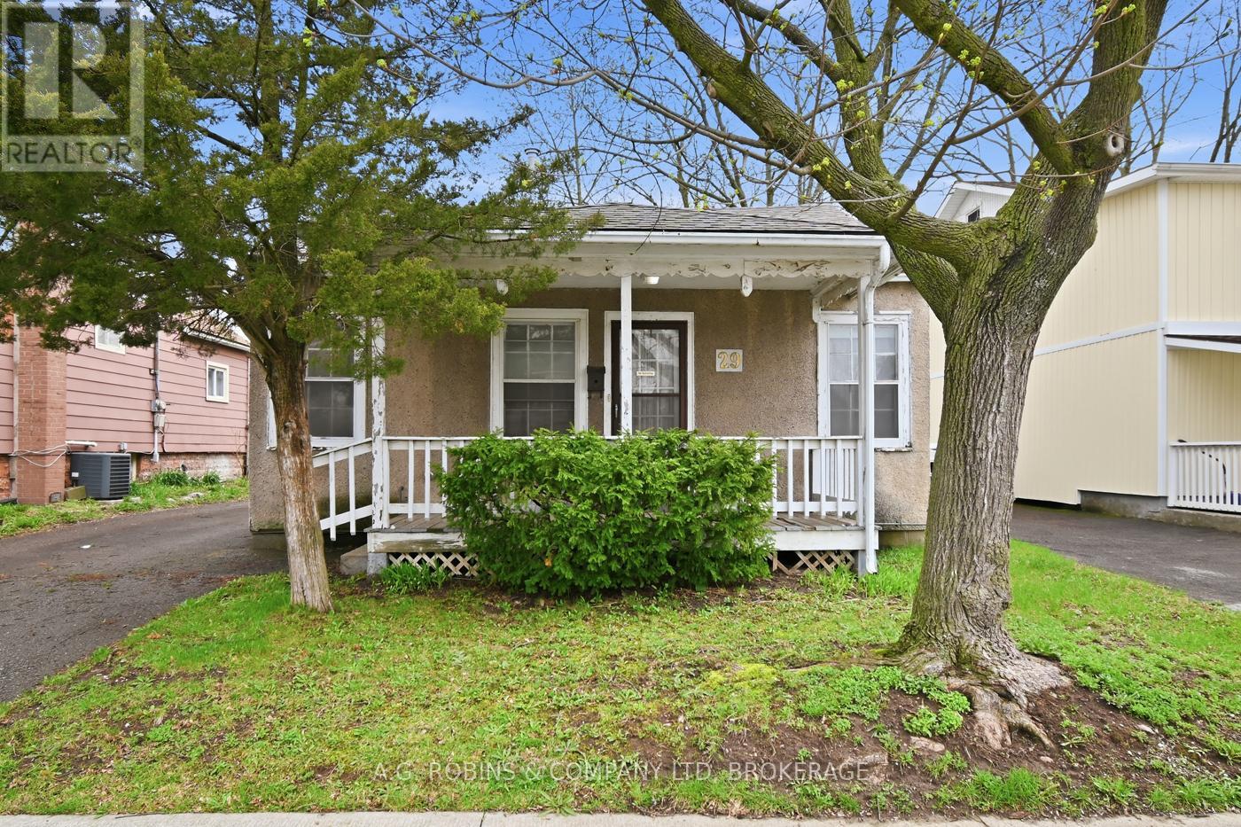 29 Mcnaughton Road, Welland, Ontario  L3B 2R4 - Photo 1 - X13018098