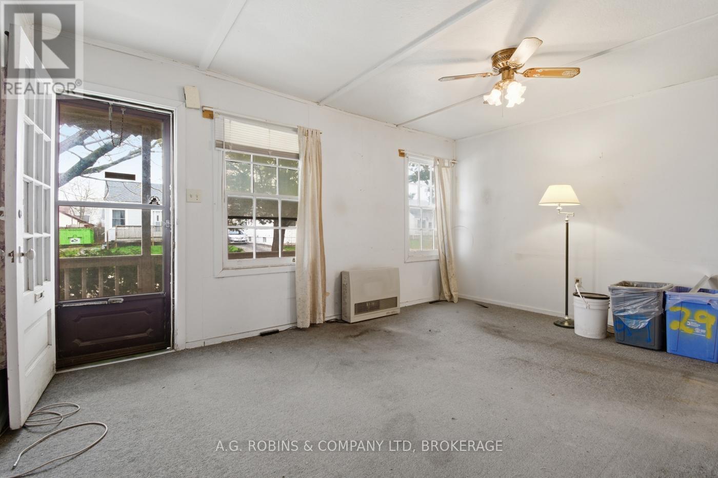 29 Mcnaughton Road, Welland, Ontario  L3B 2R4 - Photo 5 - X13018098